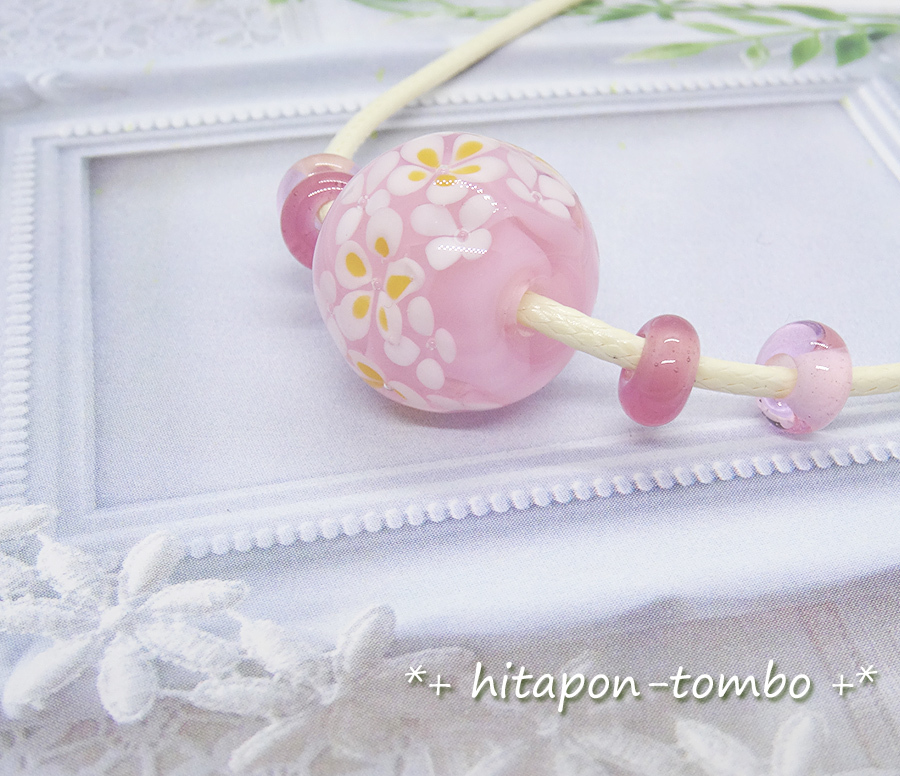*+hitapon+*　とんぼ玉　プルメリアと小花の花いっぱい　花玉ネックレス　 ピンク 401_画像4