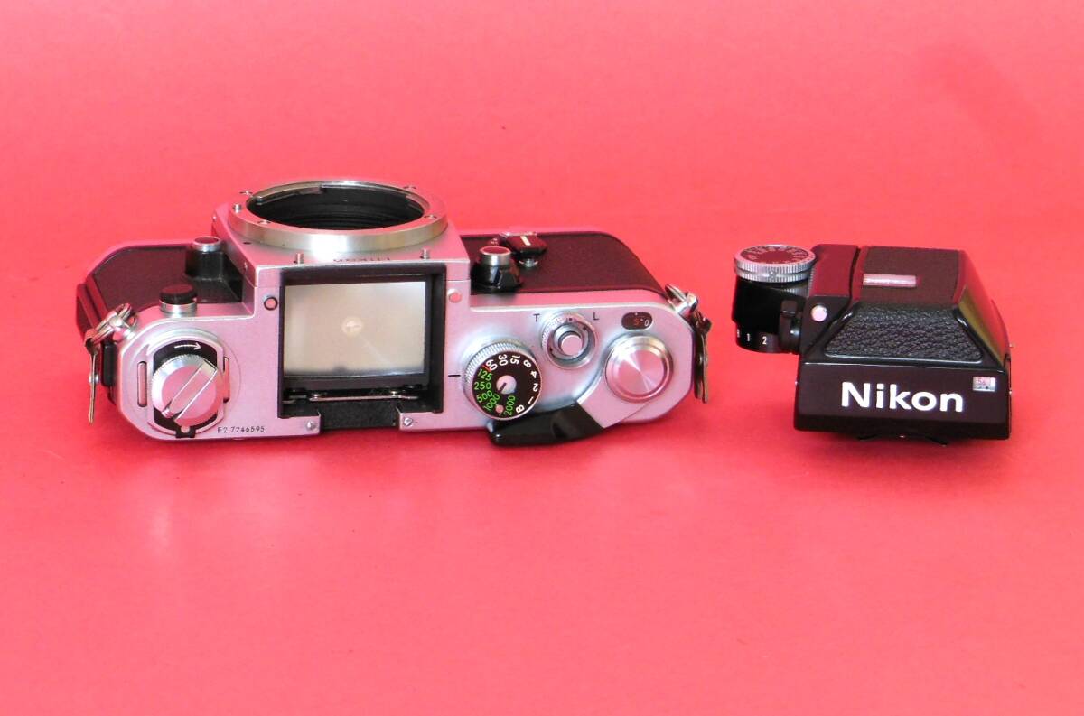 ☆希少・貴重のフィルム一眼、シャッター動作確認済の良品☆NIKON　F２　BODY　シルバー、FTNファインダー付き☆☆_画像6