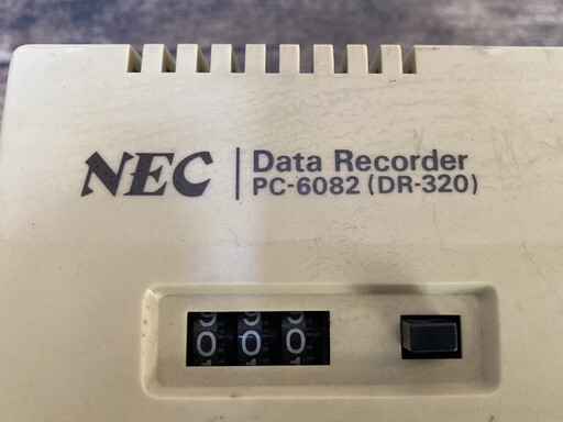 【に-3-31】60 NEC データレコーダ PC-6082(DR-320) 昭和レトロ アンティーク ケーブル欠品 通電動作未確認 ジャンク品の画像4