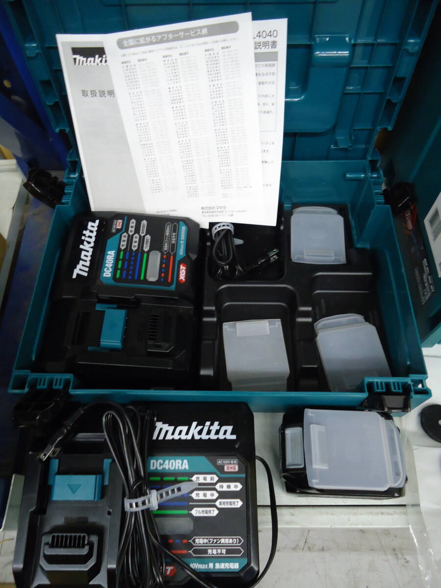 Z1 送料無料！ マキタ makita 28mm充電式ハンマドリル HR001GDXV 中古/動作確認済/傷や汚れ等の中古感あり_画像2