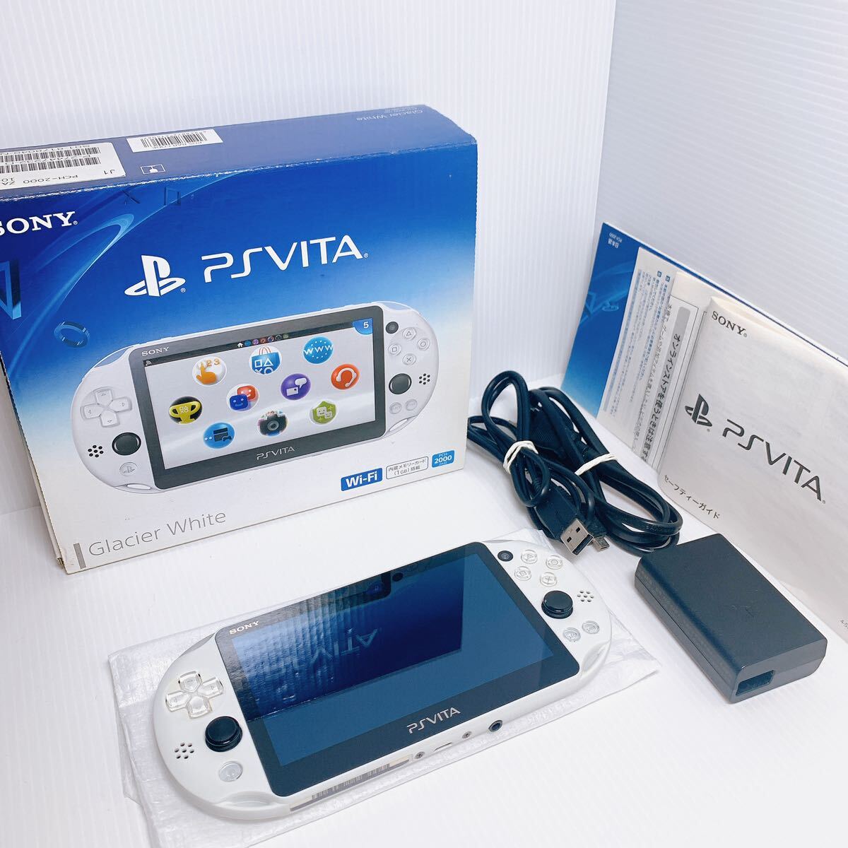 美品　SONY PSVITA PCH-2000 ZA22 Glacier White ホワイト　Wi-Fi ワイファイ