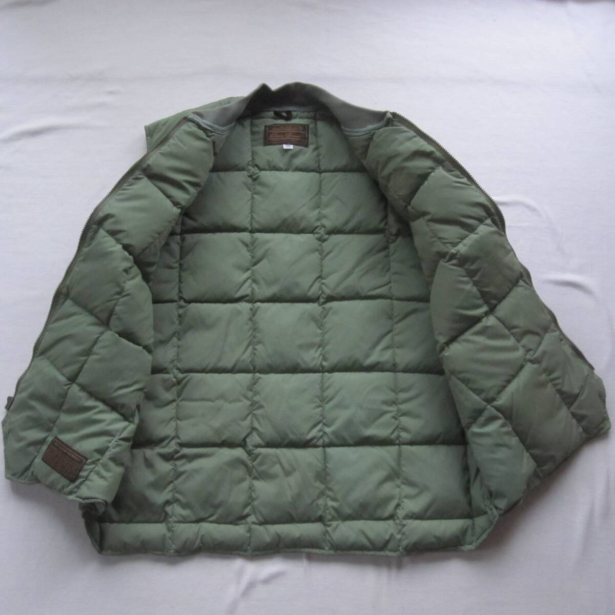 8500円 ☆ 70s エディーバウアー ダウンベスト (50) 黒タグ 8500円 ☆ 70s エディーバウアー ダウンベスト (50) 黒タグ
