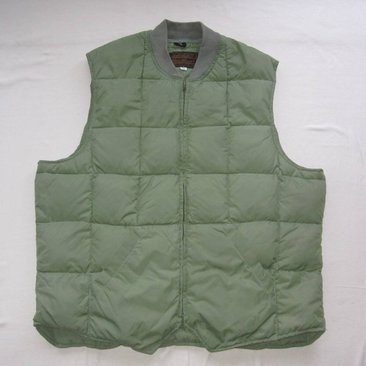 8500円 ☆ 70s エディーバウアー ダウンベスト (50) 黒タグ 8500円 ☆ 70s エディーバウアー ダウンベスト (50) 黒タグ