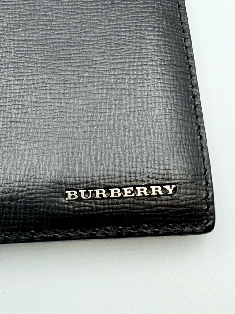 美品　バーバリー　二つ折り財布　ブラック　小銭入れ付き　PVC レザー　メンズ　レディース　カードケース　コインケース_画像2