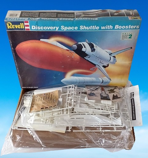 激安処分！1/144 ディスカバリー スペースシャトル with ブースターズ 1980年代　希少品モデル　Revell made in USA_画像1