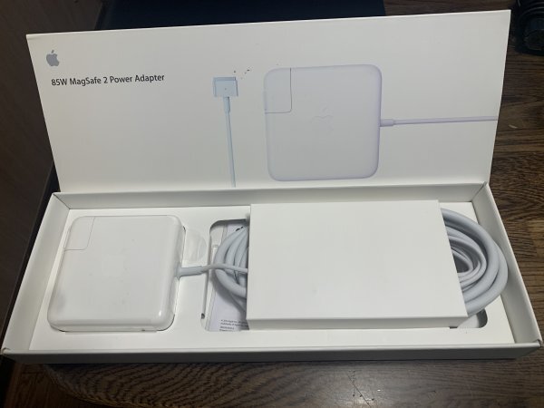 Apple 85W Magsafe 2 Power Adapter（未使用品）の画像1