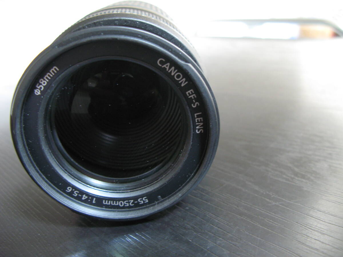 キャノン　Canon ZOOM LENS EF-S 55-250mm 1:4-5.6 IS カメラレンズ EFSマウント オートフォーカス IMAGE STABILIZER_画像2
