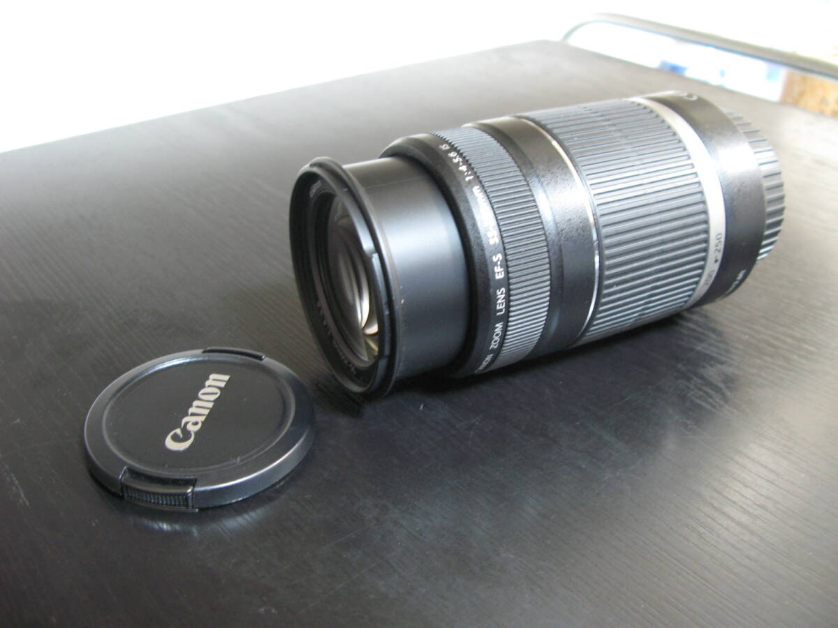 キャノン　Canon ZOOM LENS EF-S 55-250mm 1:4-5.6 IS カメラレンズ EFSマウント オートフォーカス IMAGE STABILIZER_画像1