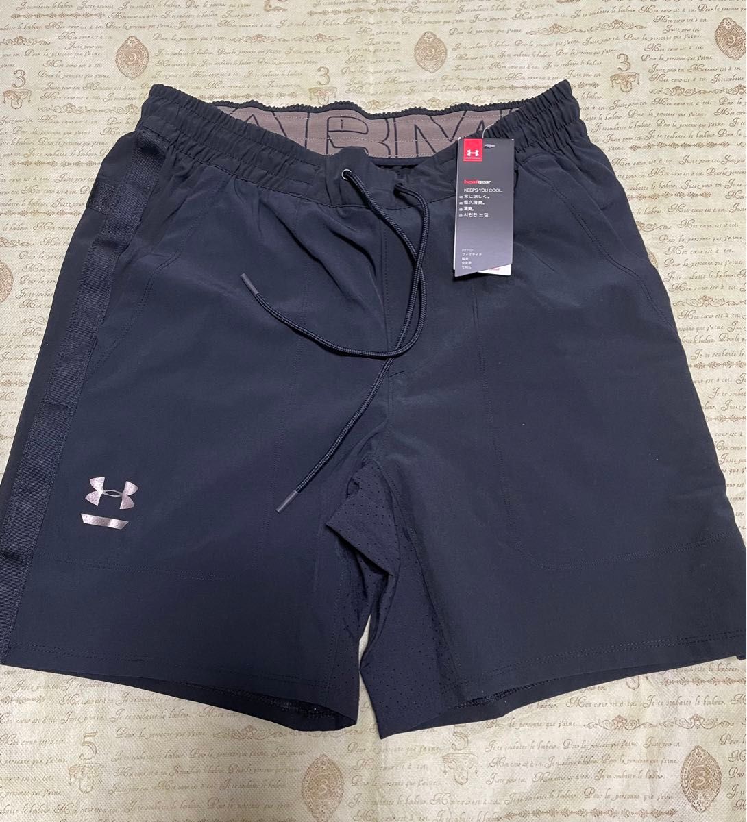 アンダーアーマー　UNDER ARMOUR トレーニングパンツ　Lサイズ