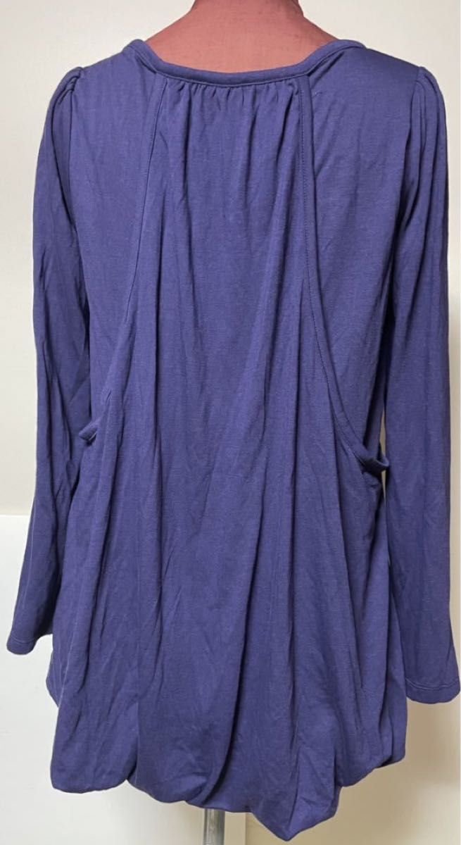 長袖　フリル　Tシャツ　チュニック　メリヤス生地　濃い紫　裾袋状ポケット替わり？