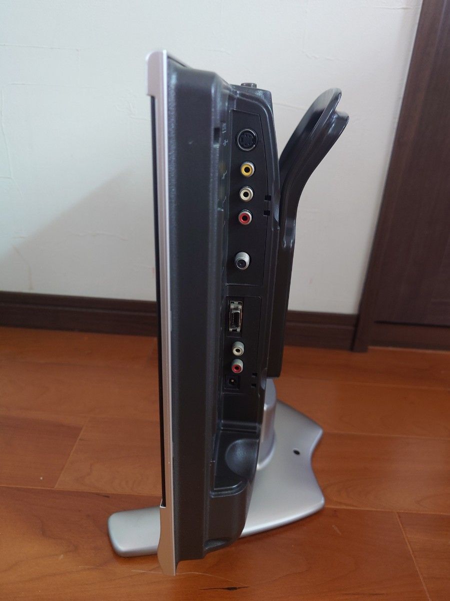 液晶カラーテレビ LC-13S4-S 2004年製 AQUOS SHARP ジャンク品 液晶カラーテレビ LC-13S4-S 2004年製 AQUOS SHARP ジャンク品