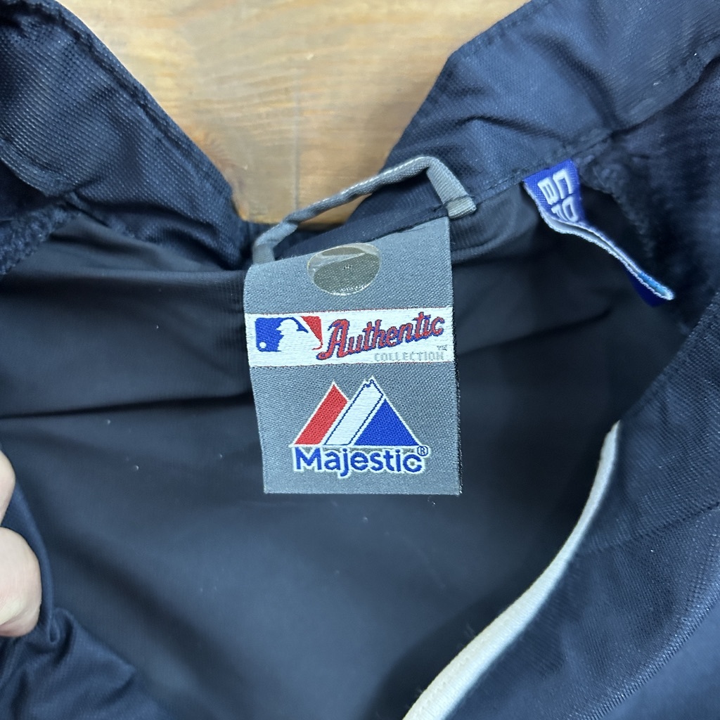 現地購入 MAJESTIC社 MLB NY / ニューヨークヤンキース ハーフジップウィンドブレーカー ワッペン刺繍 メンズ Lサイズ ネイビー USED