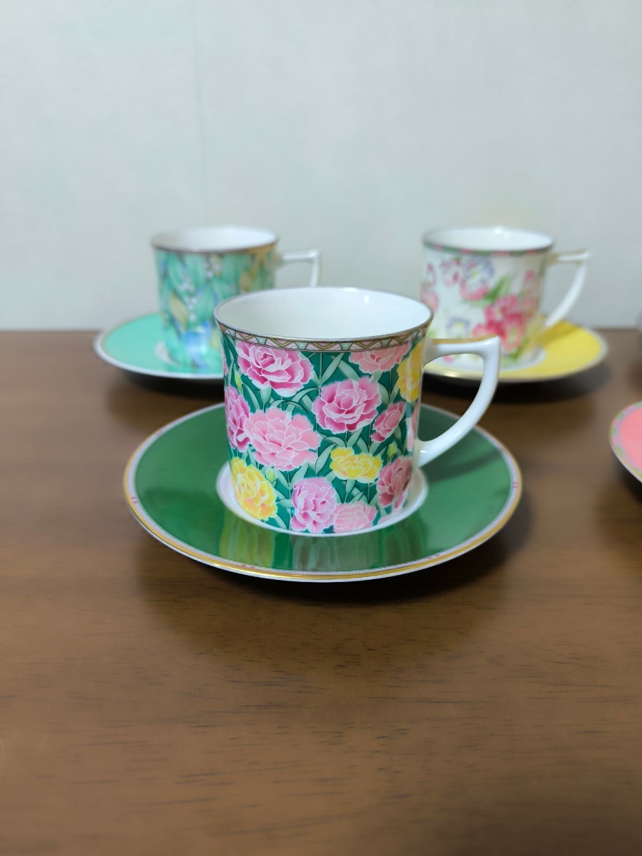 鳴海製陶　NARUMI　JAPAN　カップ ティーカップ 色違い5客セット　 金縁　コーヒー アンティーク 花柄 食器 陶器_画像2