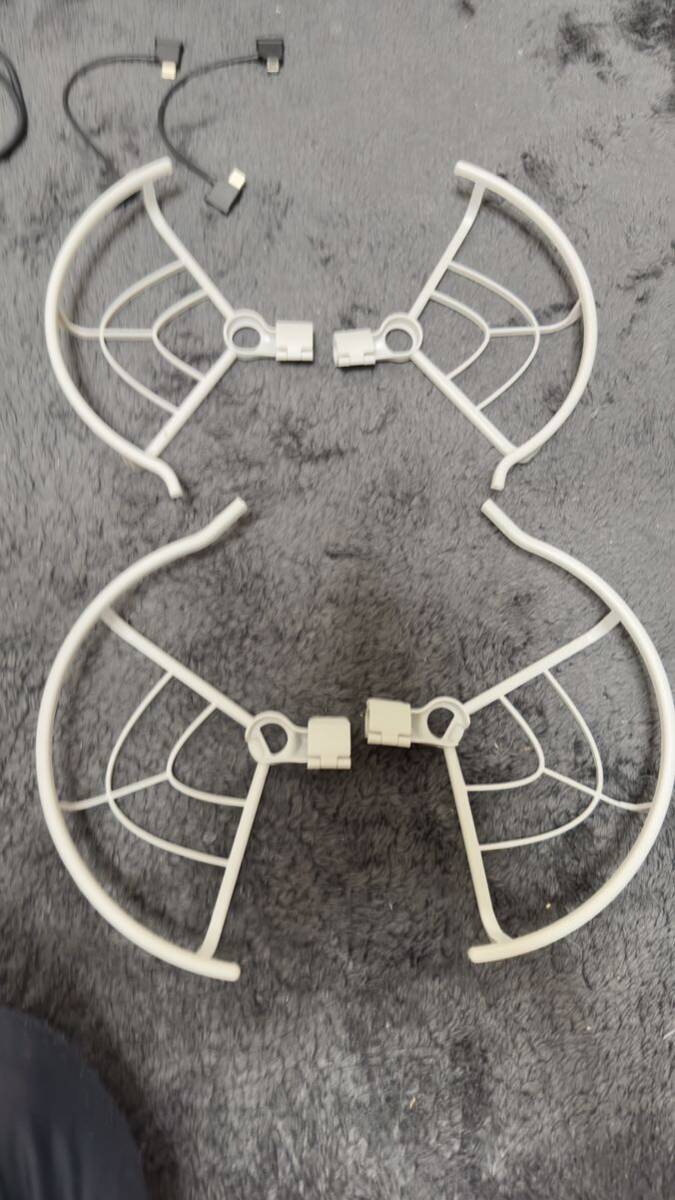 DJI ドローン mini3 pro フルセット バッテリー 3つ+安全ガード+ DJI ドローン mini3 pro フルセット バッテリー 3つ+安全ガード+