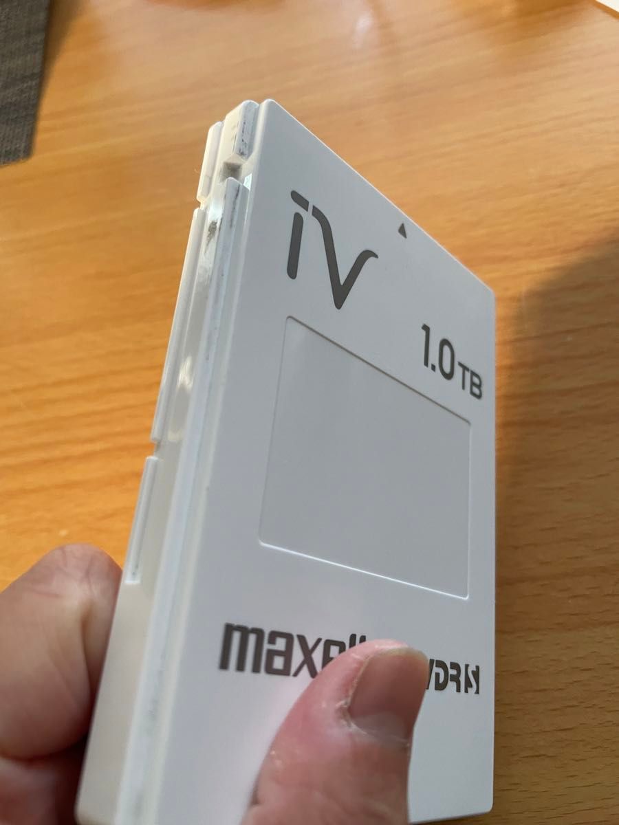 マクセル　maxell iVDR-S 1.0TB カセットHDD使用済み　1個！　貴重！　日立WOOO マクセルブルーレイディスク