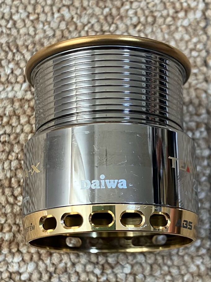 H68☆送料無料☆美品 DAIWA『TEAM DAIWA -X 2004C』チームダイワ スピニング リール パーツ 中古 釣り スプール