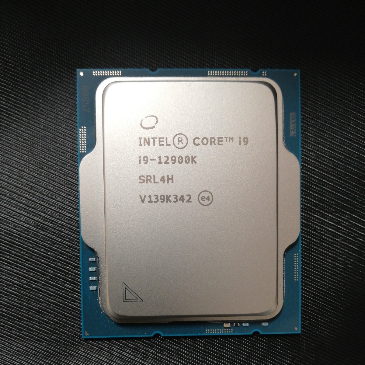  Intel Core i9 12900k SRL4H accessory none 