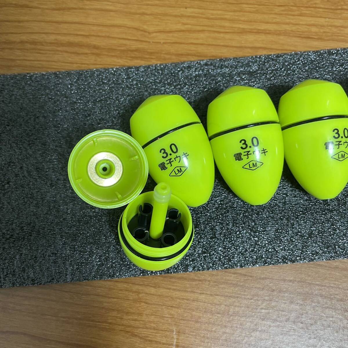 5個3.0号 黄綠色電子ウキ+ ウキ用ピン型電池 10個セット_画像3