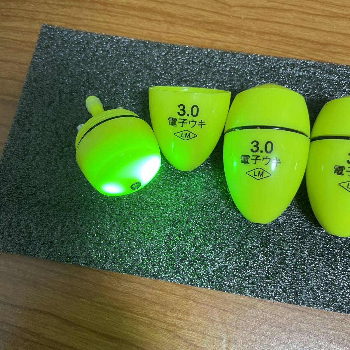 5個3.0号 黄綠色電子ウキ+ ウキ用ピン型電池 10個セット_画像4