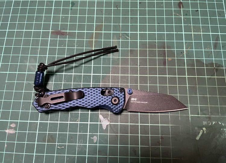 Benchmade 11941 ブルー ナイフ 。ベンチメイド 登山 釣り キャンプ ブッシュクラフト クマ対策 護身用 狩猟 鹿狩 猪狩 熊狩 クマ_画像3