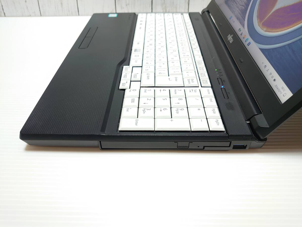 【新品SSD512GB★第7世代CPU】富士通★Core i3-2.40GHz★メモリ8GB★Windows11★Office2019 H&B★Bluetooth★Wi-Fi★DVD★USB3.0_DVDスーパーマルチドライブ搭載です☆