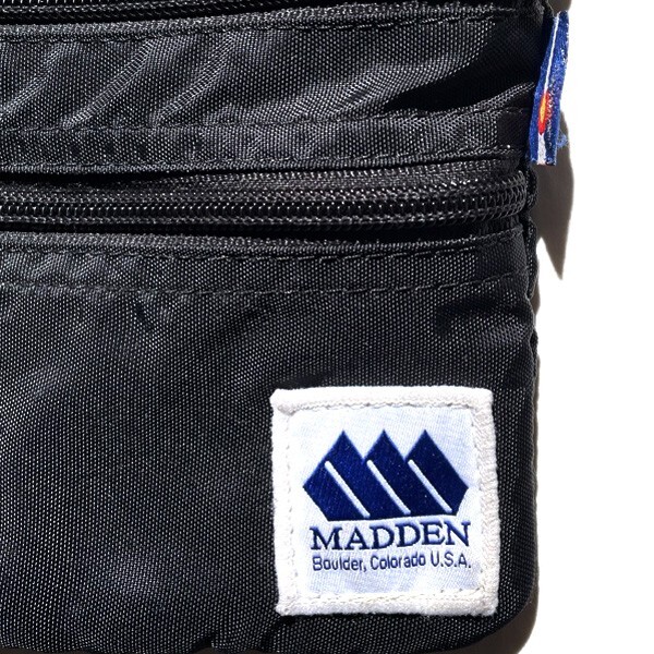 普段使いに! USA製 MADDEN メデン DAYLITE ナイロン ショルダーバッグ バック サコッシュ ポシェット ブラック 黒 夏フェス アウトドアの画像5