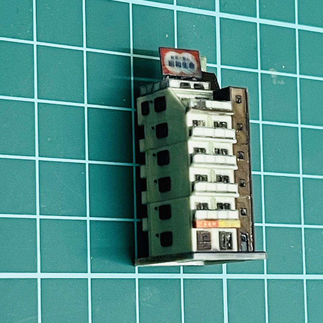 ミニチュア　ビル　ジオラマに　フィギュアに　1/64より小　住宅模型　ミニチュアイメージ　Nゲージより小　　建築模型_画像9