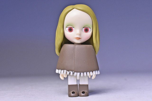 【Blythe キューブリック】★ブライス POW-WOW Poncho★赤い目のシークレット★箱付★series 1★レッドアイ★MEDICOM TOY★KUBRICK★_画像2