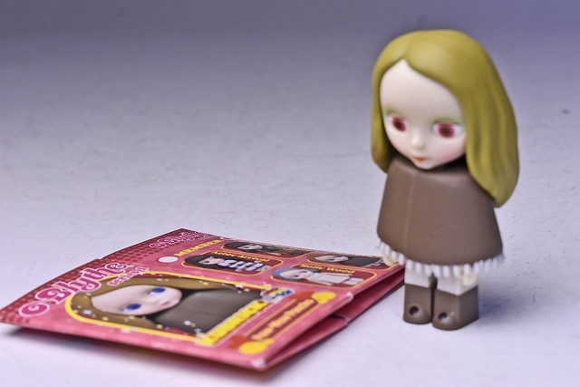 【Blythe キューブリック】★ブライス POW-WOW Poncho★赤い目のシークレット★箱付★series 1★レッドアイ★MEDICOM TOY★KUBRICK★_画像1