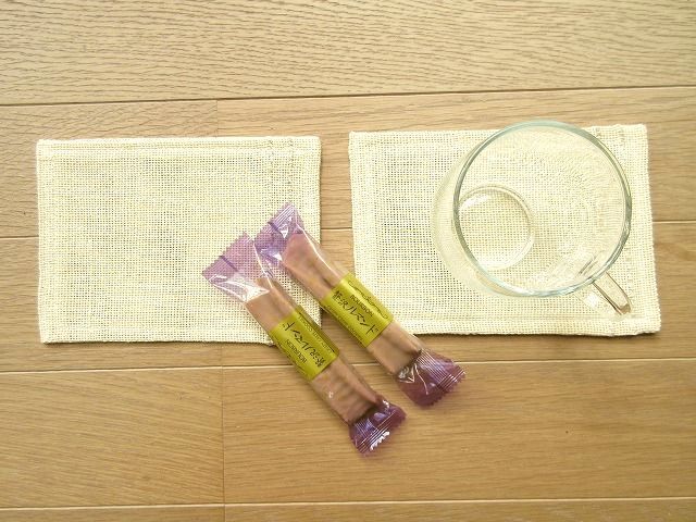 ２）ハンドメイド・手織り木綿のコースター・生成り・１６ｃｍ×１１ｃｍ・二枚セット_画像2