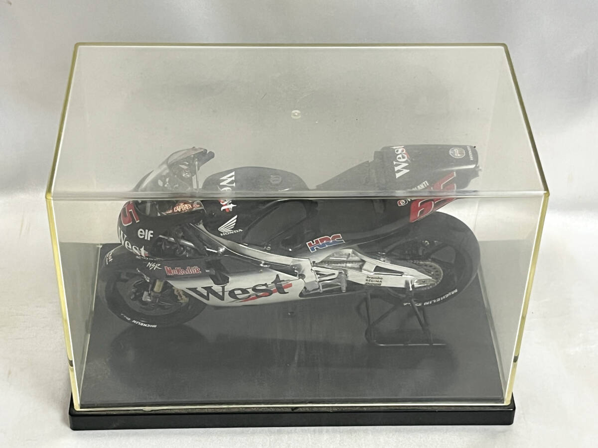 タミヤ 1/12 ホンダ ポンス NSR500 '01 ロリス・カピロッシ 完成品_画像9