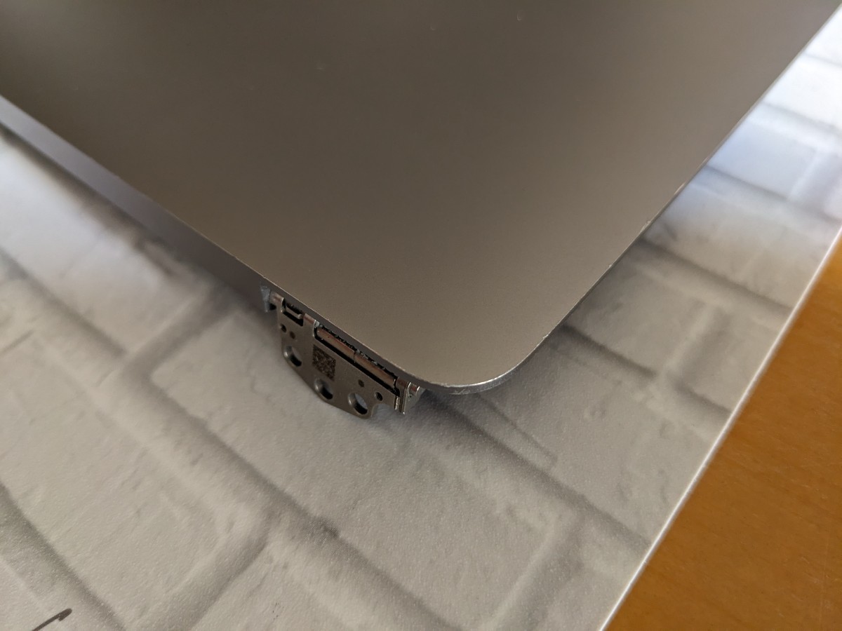 ジャンク 液晶ディスプレイ トップカバー Apple MacBook Pro A1708 A1706 13インチ スペースグレイ 画面割れの画像3