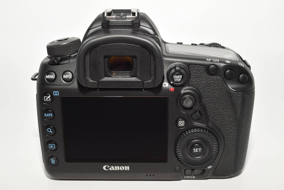 69500円 【2635ショットの特上品】 Canon デジタル一眼レフ 69500円 【2635ショットの特上品】 Canon デジタル一眼レフ