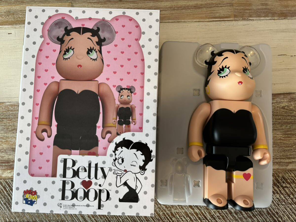 X-girl×Be@rbrick | NEWS | X-girl OFFICIAL SITE X-girl×Be@rbrick | NEWS | X-girl OFFICIAL SITE