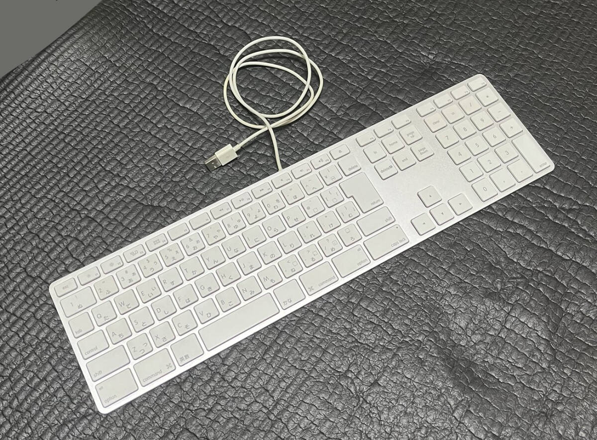 Apple Keyboard 有線キーボード　テンキー付き　USB　【中古】_画像1