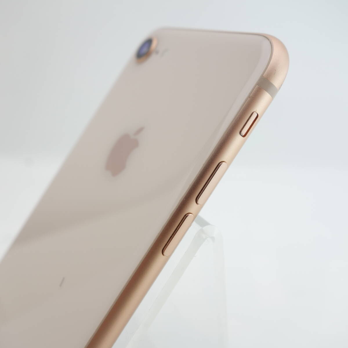 【ジャンク】iPhone8 256GB ゴールド au版SIMフリー アクティベーションロック 部品取り用_画像3