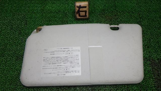 タントエグゼ DBA-L455S サンバイザー 74310-B2450 中古_画像1