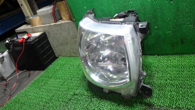 ＭＲワゴン DBA-MF33S 右ヘッドランプ STANLEY 35120-50MA0 中古_画像3