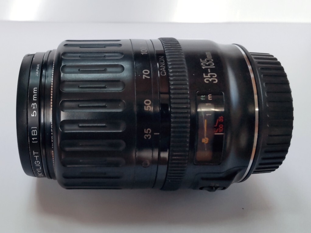 中古☆CANON キャノン ZOOM LENS EF 35-135mm 1:4-5.6 レンズ 前後 キャップ 保護フィルター 付き/一眼レフ カメラ 用 MADE IN JAPAN_画像2