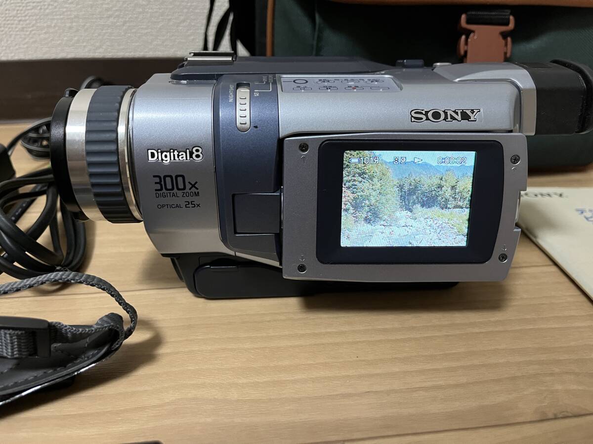 SONY Digital8 DCR-TRV240 【動作確認済：カメラ、リモコンを含む、再生・停止・巻戻・早送・一時停止】_再生/動作状態