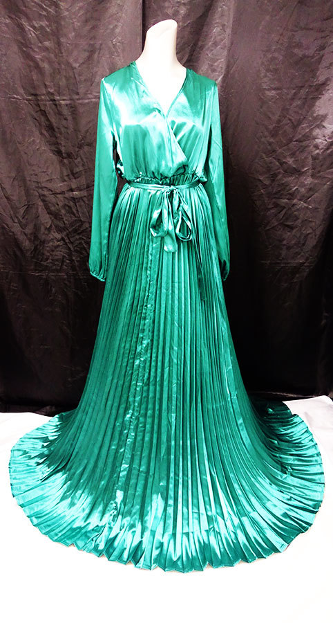 光沢 サテン ナイロン つるつる カラー プリーツ ドレス 大きいサイズ 緑の画像3
