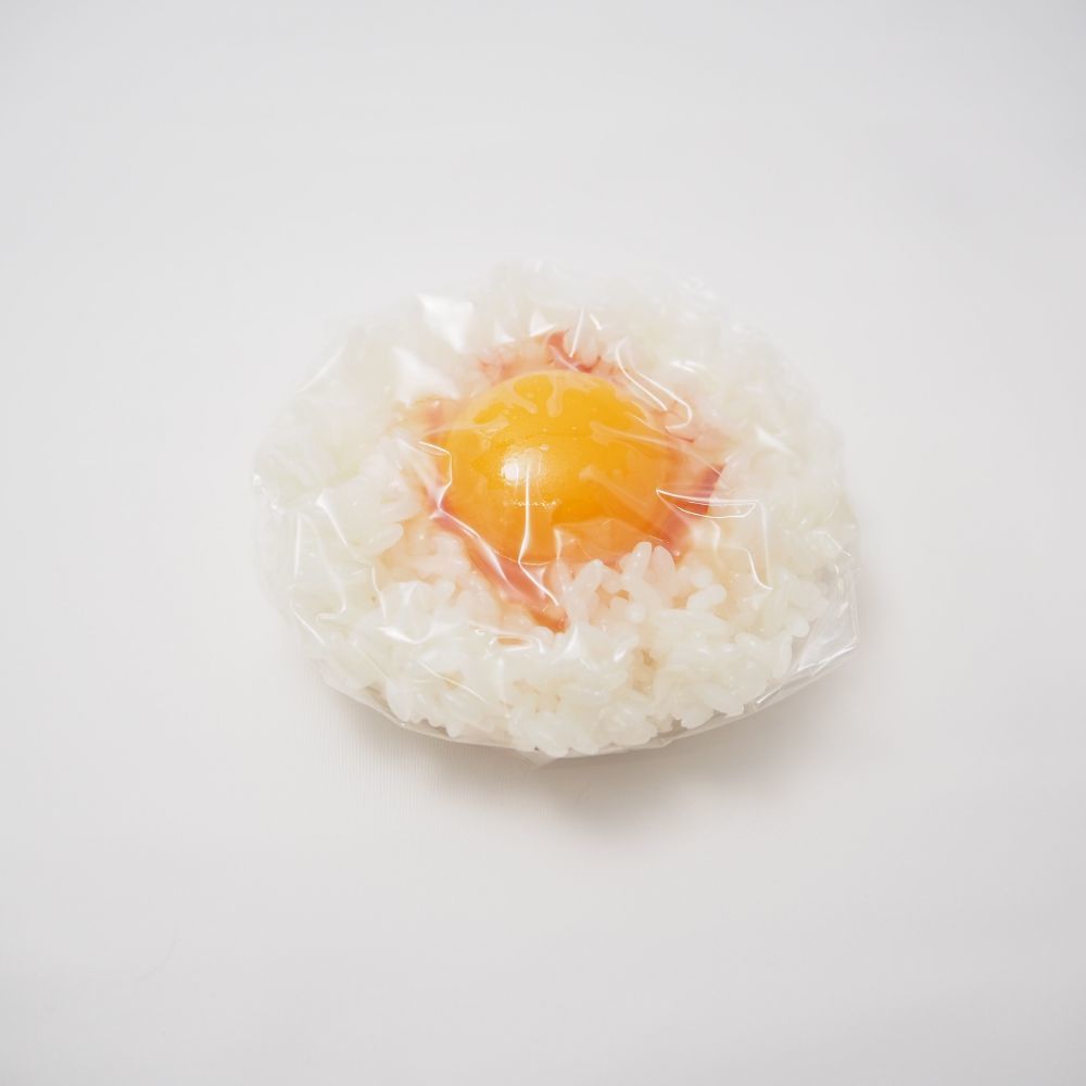 未使用 卵かけご飯 TKG 食品サンプル 皿盛り用 直径10.5 高さ3.5 実物大 展示 ディスプレイ HO179_画像1