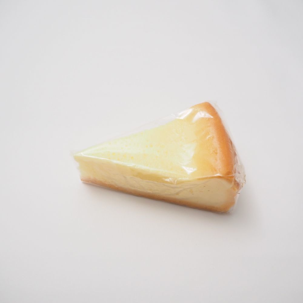 未使用 チーズケーキ ベイクド 食品サンプル 長さ9.5 高さ5 実物大 展示 ディスプレイ カット HO260