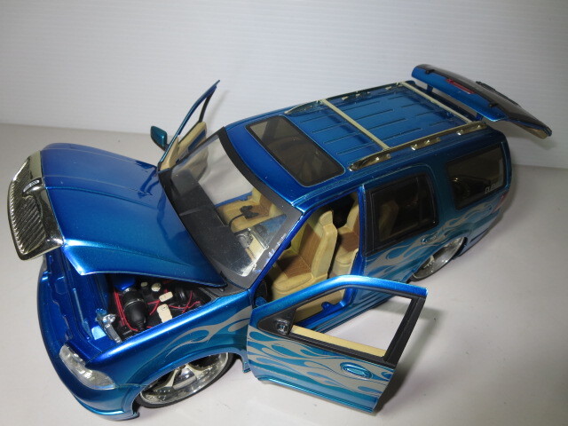 1/18 JADA 2003 リンカーンナビゲーター LINCOLN NAVIGATOR ミニカー 24/3M(1)3-3 の画像9