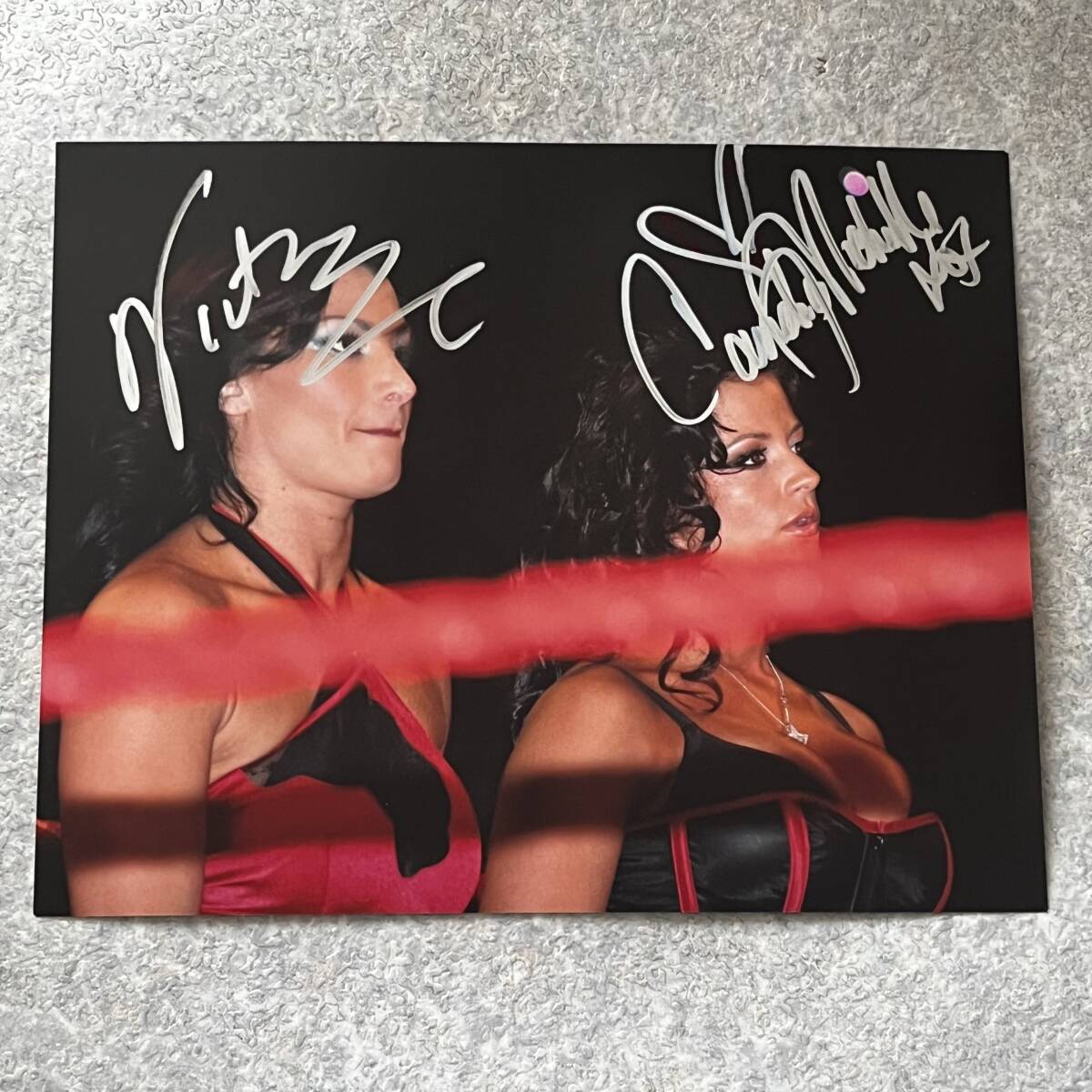 WWE*Diva candy s& creel Tria autograph sa Info to