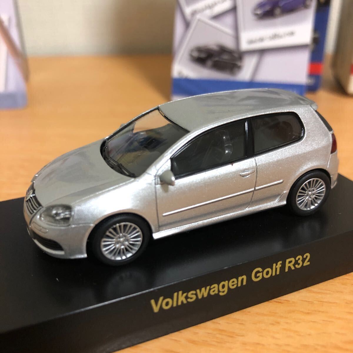 サークルKサンクス京商1/64 フォルクスワーゲン ゴルフGTI ゴルフR32 Touareg 3台_画像4