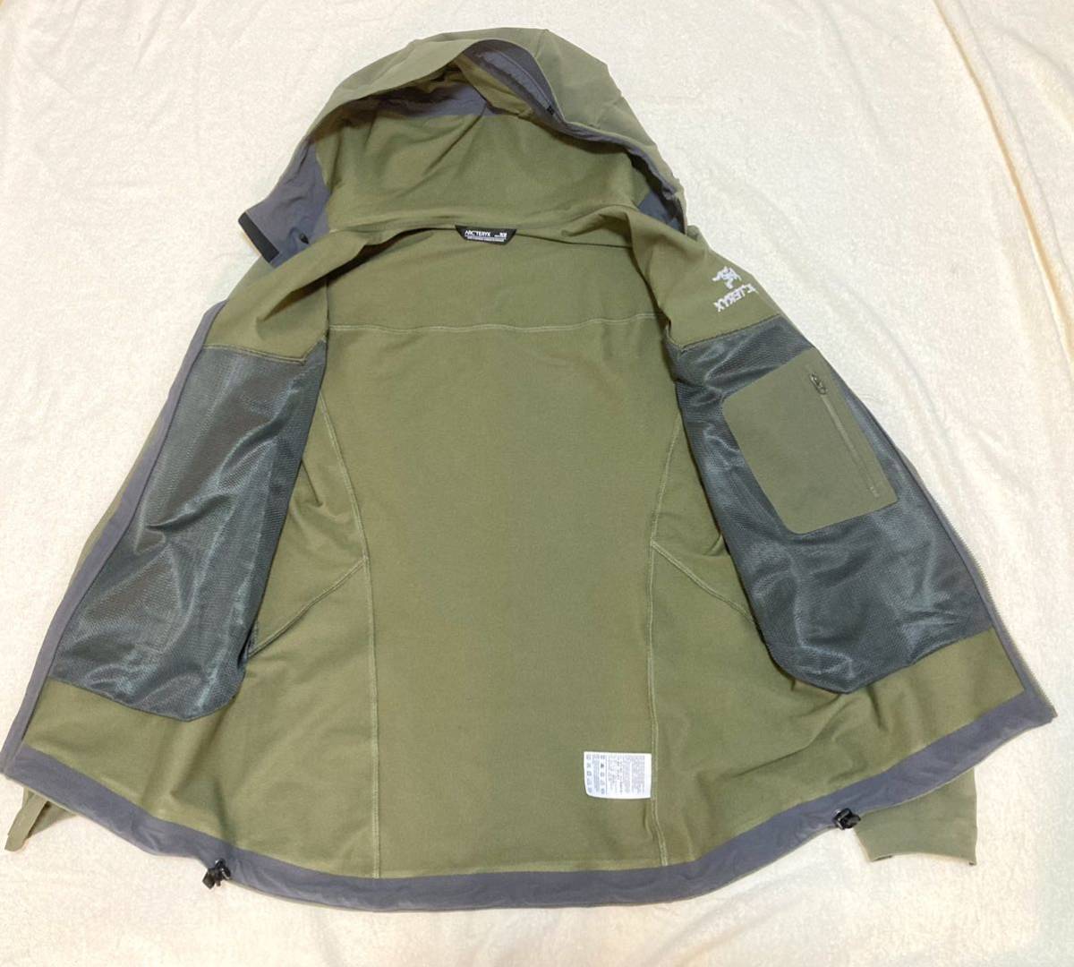 新品・希少色 ARC'TERYX アークテリクス GAMMA LT HOODIE JACKET 新品・希少色 ARC'TERYX アークテリクス GAMMA LT HOODIE JACKET