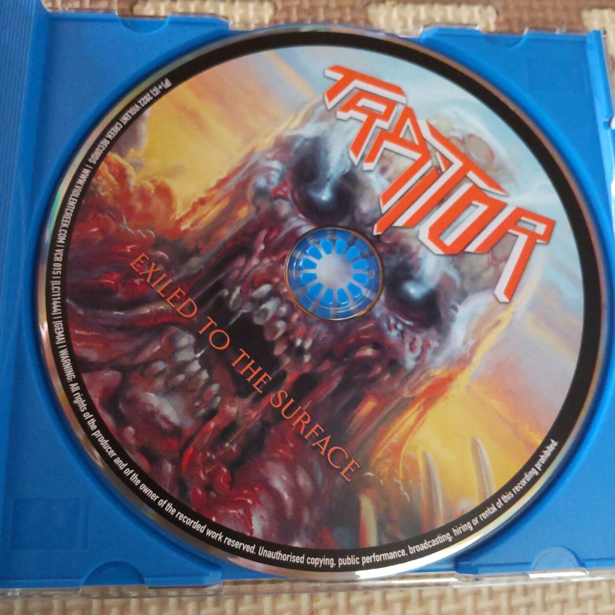 オリジナル盤 TRAITOR EXILED TO THE SURFACEブルートレイ ステッカー付き スラッシュメタル デスメタル ハードコア thrash death_画像2