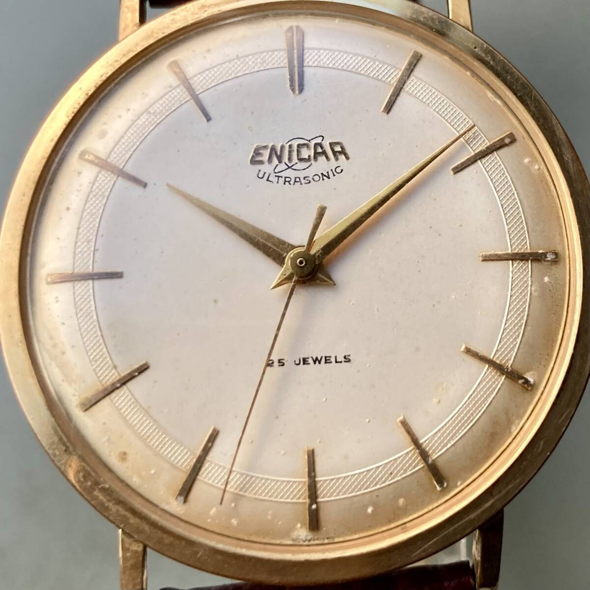 【動作品】エニカ ENICAR アンティーク 腕時計 手巻き メンズ スイス ケース径35㎜ ビンテージ ウォッチ 男性 ラウンド型_画像3