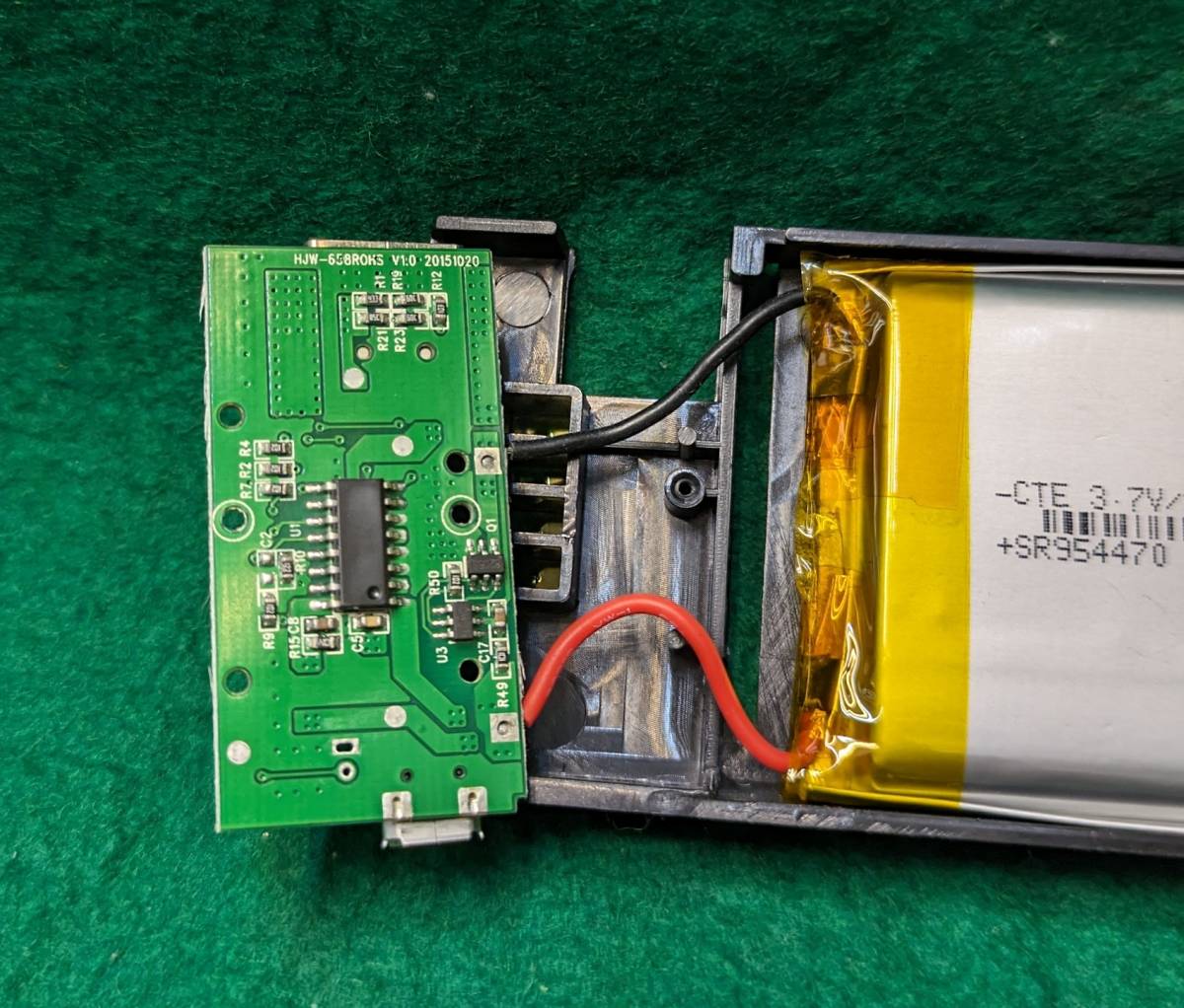 リチュウムポリマー電池3.7V3850mahと充放電制御基板未使用品モバイルバッテリーから取り外し品送料全国一律普通郵便２５０円の画像9